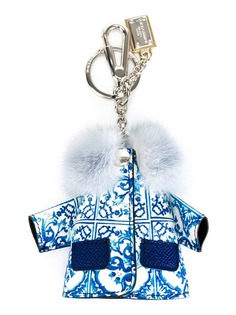 Dolce & Gabbana брелок в виде пальто с принтом Majolica