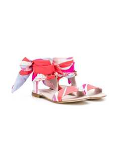 Emilio Pucci Junior сандалии с завязкой на щиколотке и принтом