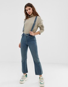 Укороченные расклешенные джинсы с карманами и подтяжками ASOS DESIGN Egerton - Синий