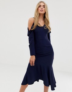Струящееся платье миди с открытыми плечами и драпировкой Lavish Alice - Темно-синий