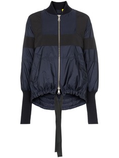 Moncler двухцветная куртка-бомбер Monrovia с асимметричным подолом