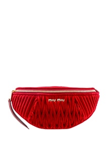Красная бархатная сумка на пояс Miu Miu