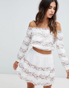 Кроп-топ с вышивкой и открытыми плечами Lunik - Белый