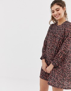 Присборенное платье с мелким цветочным принтом Pull&Bear - Черный