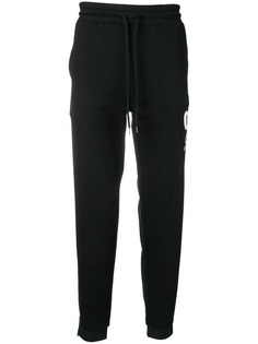 CP Company спортивные брюки с контрастным логотипом