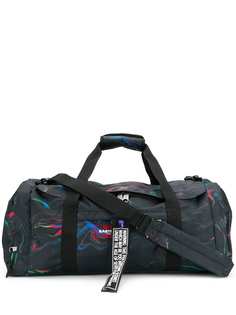 Eastpak дорожная сумка Eastpak x Marcelo Burlon Reader M+ Glitch County