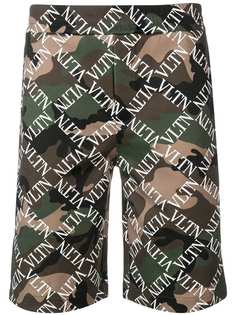 Valentino камуфляжные шорты в клетку с логотипом