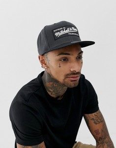Черная бейсболка с логотипом Mitchell & Ness - Черный