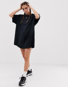 Черное платье-футболка Nike - Черный