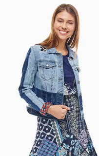 Короткая джинсовая куртка с ярким декором Desigual