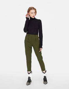 Брюки приталенного кроя Stradivarius