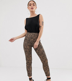 Зауженные жаккардовые брюки с леопардовым принтом без застежки ASOS DESIGN Petite - Мульти
