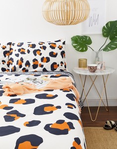 Комплект постельного белья для двуспальной кровати с леопардовым принтом River Island - Розовый