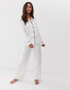 Пижама из атласной рубашки с длинными рукавами и брюк кремового цвета Bluebella - Белый