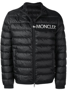 Moncler пуховик кроя слим