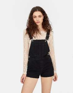 Короткий джинсовый комбинезон Stradivarius