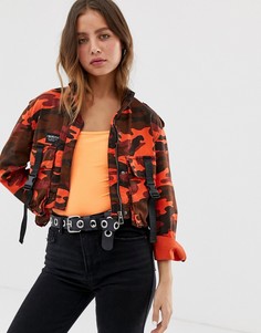 Укороченная куртка с камуфляжным принтом Bershka - Красный