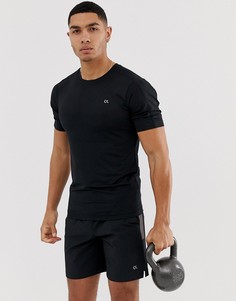Черная футболка с сетчатой вставкой и светоотражающей отделкой на спине Calvin Klein Performance - Черный