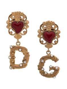 Dolce & Gabbana серьги в форме сердца с подвесками-логотипами