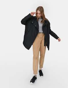 Стеганая куртка со спущенным плечевым швом Stradivarius