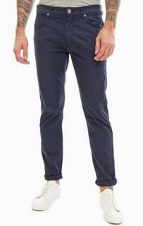 Зауженные хлопковые брюки синего цвета Wrangler