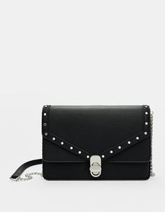 Сумка с плечевым ремнем, застежкой и цепочкой Stradivarius