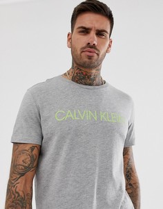 Серая пляжная футболка с логотипом Calvin Klein - Серый