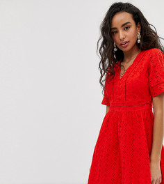 Платье мини с вышивкой ришелье и V-образным вырезом Y.A.S Petite - Красный