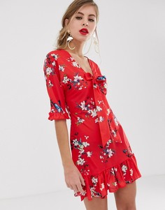 Красное короткое приталенное платье с цветочным принтом и завязкой Parisian - Красный