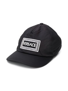 Young Versace кепка с вышитым логотипом
