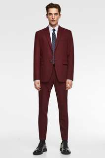 Костюм из ткани с матовым блеском Zara