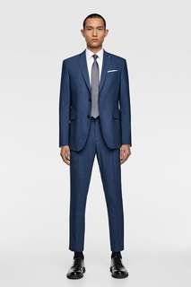 Костюм из ткани с рельефным узором Zara