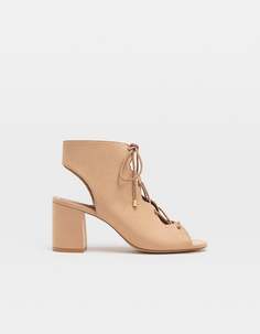 Босоножки-ботильоны со шнуровкой Stradivarius