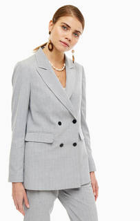 Пиджак Удлиненный двубортный пиджак на пуговицах. Имеются три кармана, один из которых внутренний. Модель серого цвета в полоску. Имеет приталенный крой, что делает образ особенно утонченным. Selected