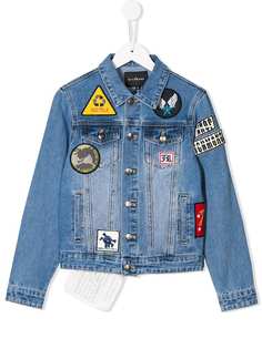 John Richmond Junior джинсовая куртка Recycle с нашивками