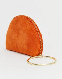 Замшевый полукруглый клатч с кольцом на запястье ASOS DESIGN - Оранжевый