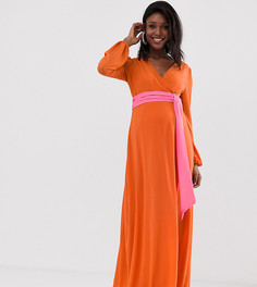 Оранжевое платье макси с запахом и контрастным поясом TFNC Maternity - Оранжевый
