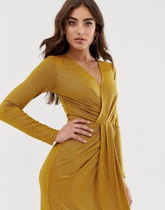 Золотистое платье макси с эффектом металлик и драпировкой Lipsy - Золотой