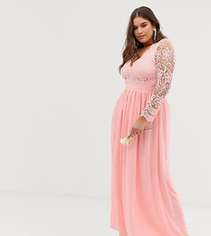Платье макси с длинными рукавами и отделкой кроше Club L Plus bridesmaid - Розовый