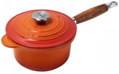 Чугунные ковши Le Creuset Ковш с крышкой 18см с деревянной ручкой, Оранжевая лава