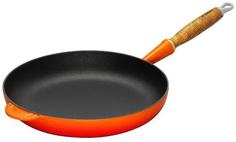 Чугунные сковороды Le Creuset Сковорода 24см с деревянной ручкой, Оранжевая лава