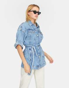 Джинсовая куртка с поясом Stradivarius