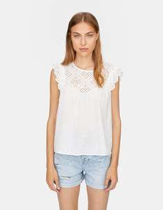 Топ с кружевом и воланами Stradivarius