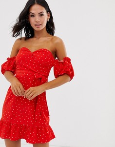 Платье мини в горошек с открытыми плечами и пышными рукавами Glamorous - Красный