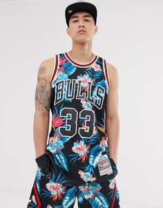 Черная сетчатая майка с цветочным принтом и логотипом Chicago Bulls Mitchell & Ness NBA - Черный