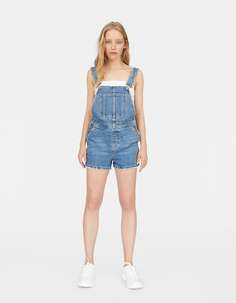 Короткий джинсовый комбинезон Stradivarius