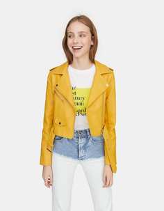 Базовая куртка из искусственной кожи с ремнем Stradivarius