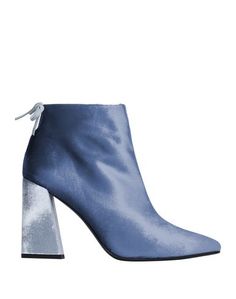 Полусапоги и высокие ботинки Stuart Weitzman