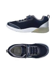 Низкие кеды и кроссовки Geox