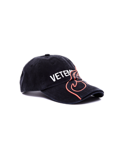 Кепка с вышивкой и логотипом Vetements